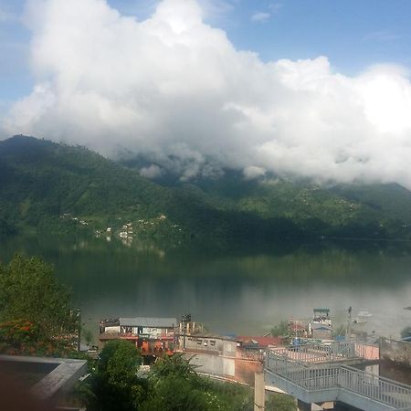 Hotel Bhadrakali Pokhara Inn Esterno foto