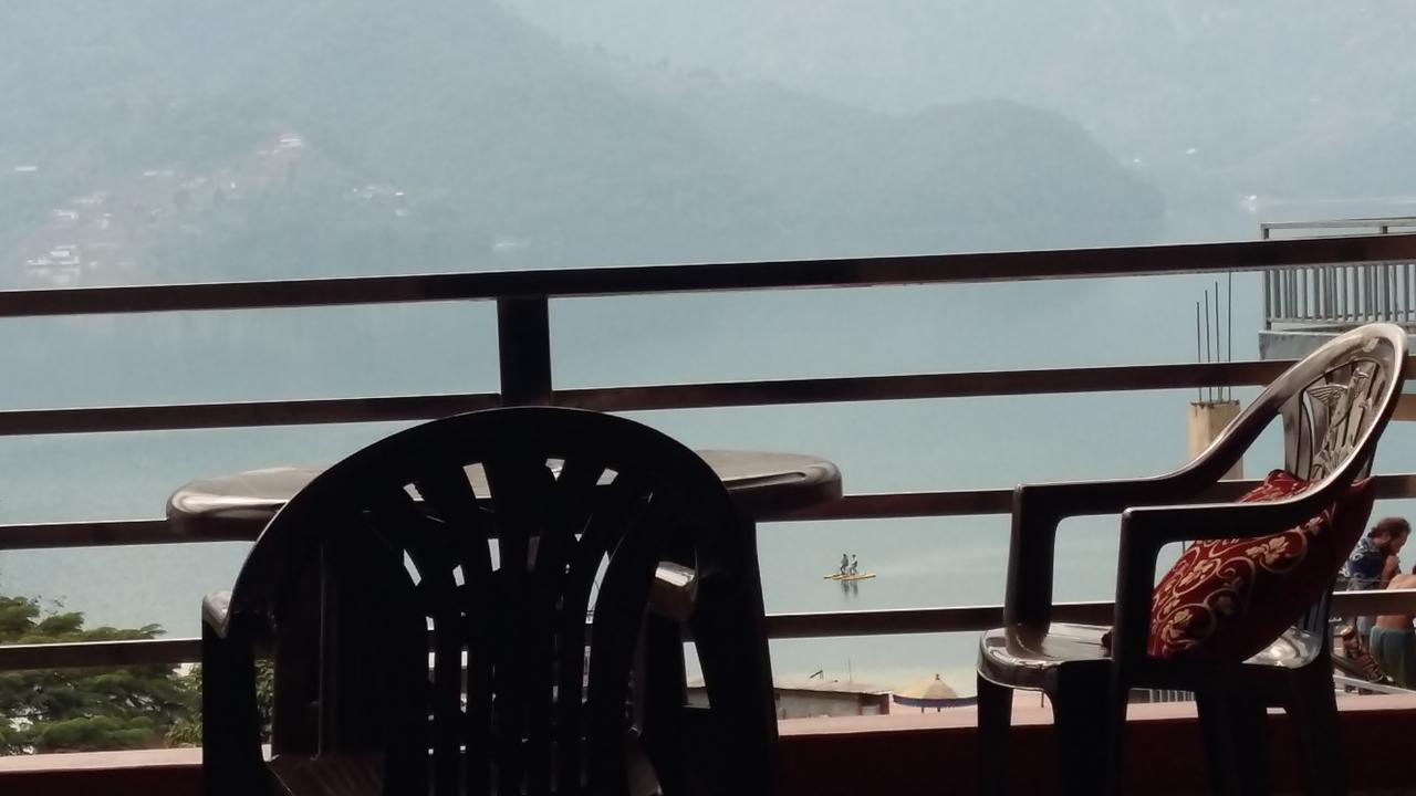 Hotel Bhadrakali Pokhara Inn Esterno foto
