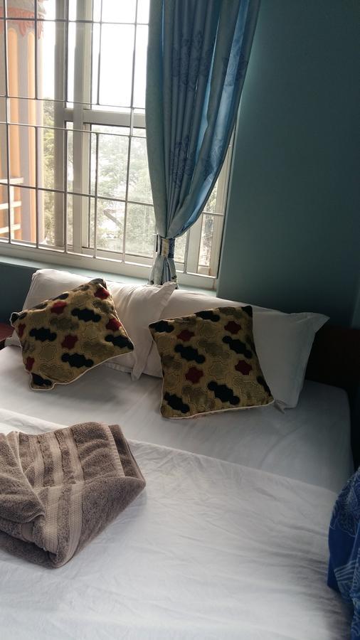 Hotel Bhadrakali Pokhara Inn Esterno foto