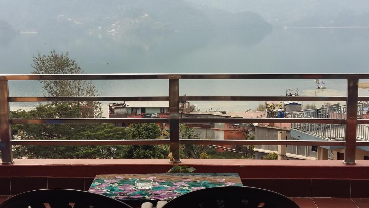Hotel Bhadrakali Pokhara Inn Esterno foto