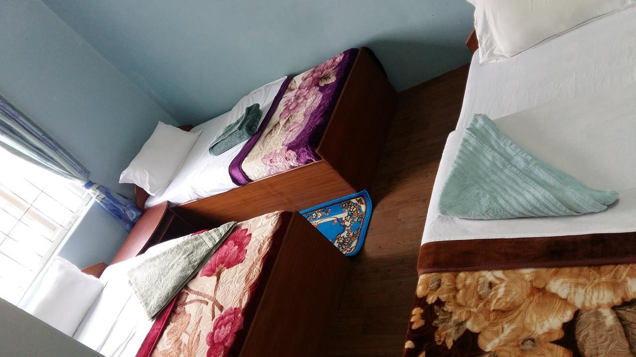 Hotel Bhadrakali Pokhara Inn Esterno foto
