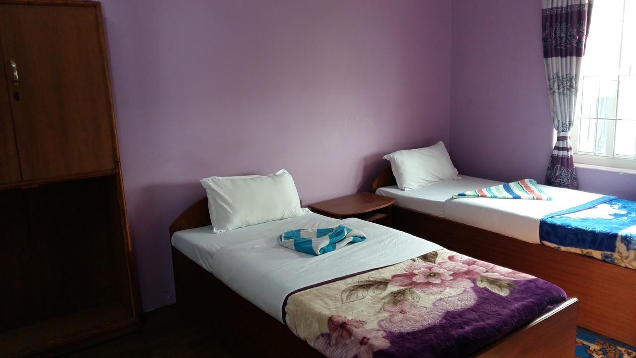 Hotel Bhadrakali Pokhara Inn Esterno foto