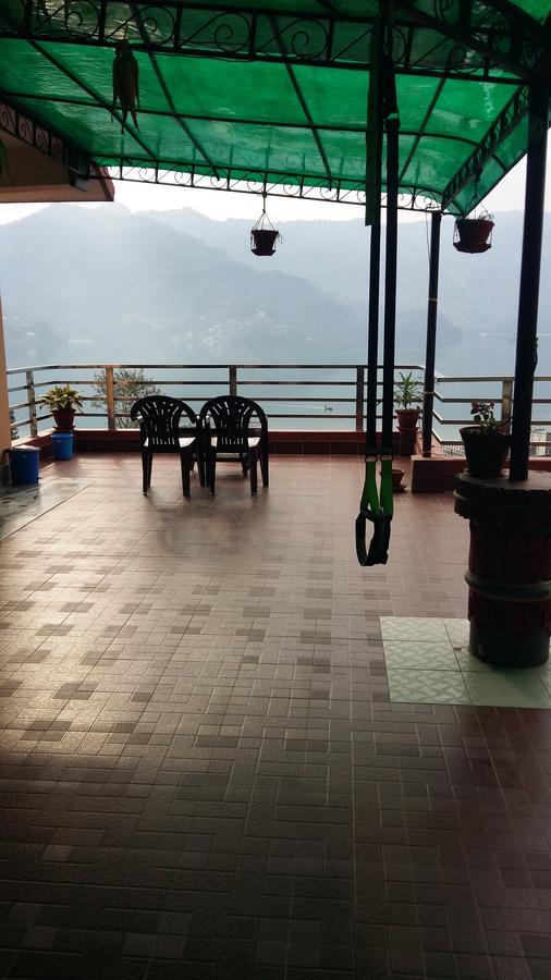 Hotel Bhadrakali Pokhara Inn Esterno foto