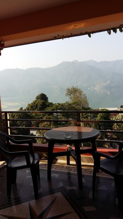 Hotel Bhadrakali Pokhara Inn Esterno foto