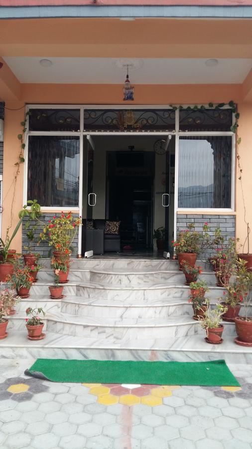 Hotel Bhadrakali Pokhara Inn Esterno foto