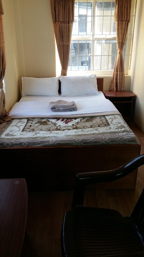 Hotel Bhadrakali Pokhara Inn Esterno foto