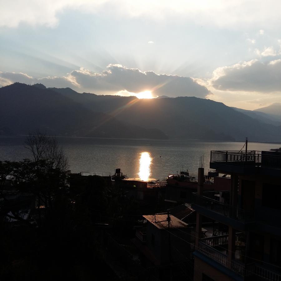 Hotel Bhadrakali Pokhara Inn Esterno foto