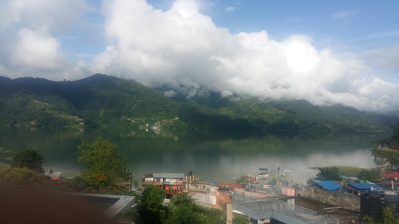 Hotel Bhadrakali Pokhara Inn Esterno foto